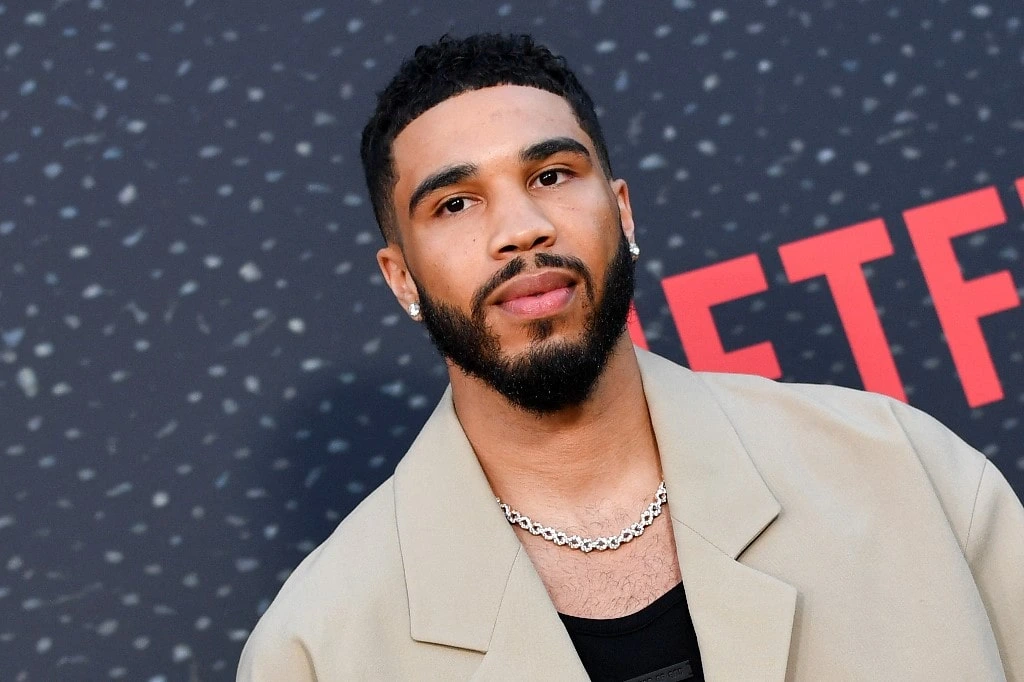 Top 10 Hottest NBA Players: Who Made the Cut in 2024?