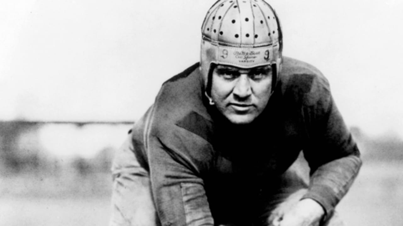 Discover the Famous Football Players in the 1920s, the Top Players from Back in the Day