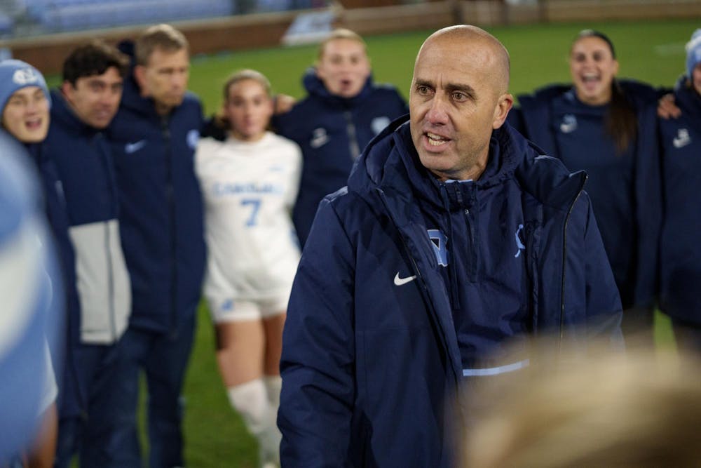 unc womens soccer coach:Meet the head coach (Everything you need to know)