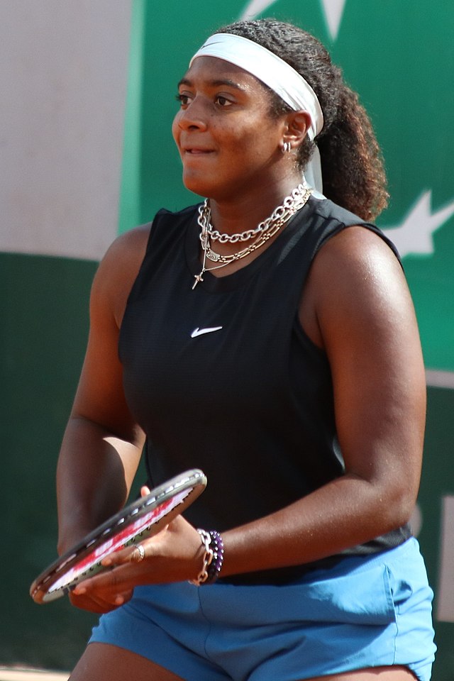 Hailey Baptiste Height: How tall is she? Lets find out the real height!
