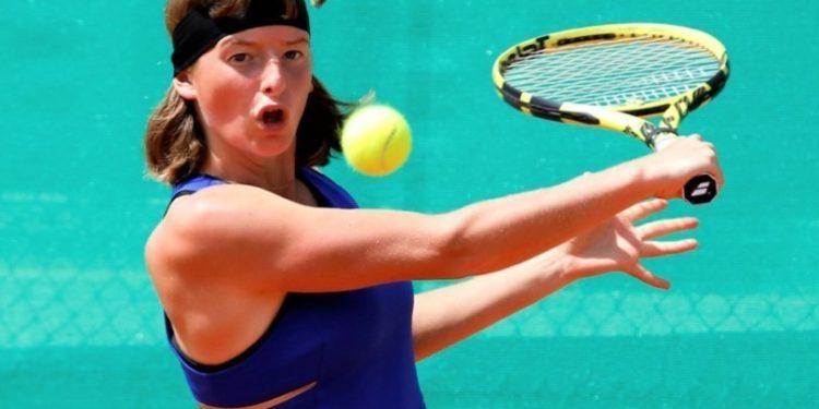Manon-bouche-ouverte-pour-Oldenzaal