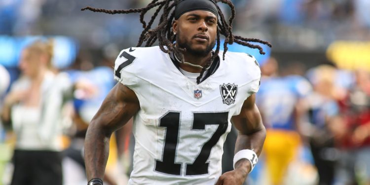 Top 10 Hottest Football Players 2024 You Need to Know