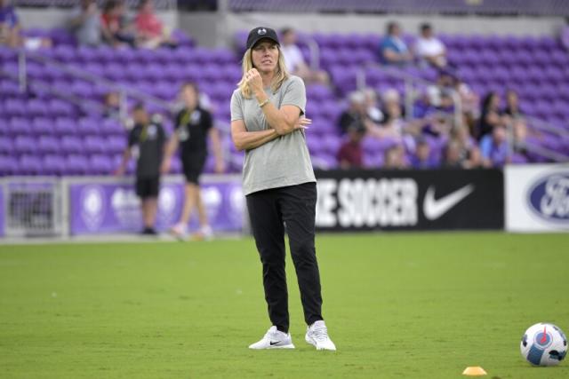Is Amanda Cromwell a Good Coach? Players and Fans Speak Out