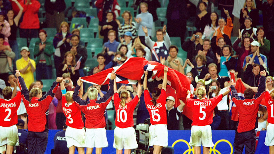Remember the 2000 U.S. Womens Soccer Team Roster? Relive the Glory Days!