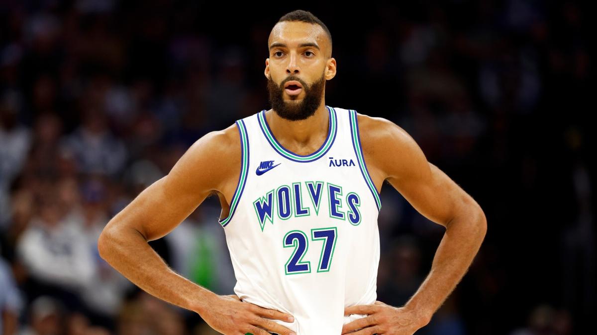 The Worst Player in NBA Hall of Fame: Fact or Fiction?